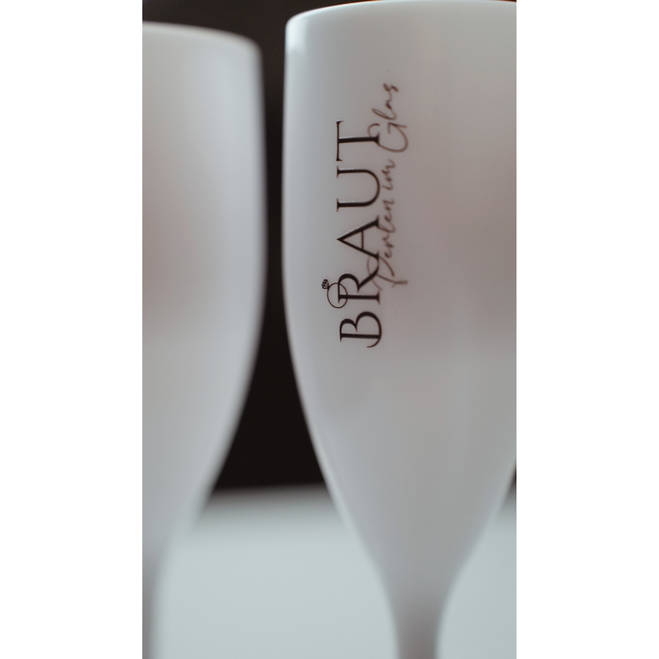 Sektglas, Hochzeitsgeschenk, Sektflöte, Sektkelch, personalisiertes Sektglas, Mehrweg Glas, Bruchsicheres Sektglas, Champagnerglas, Stielglas, Hochzeitsgläser, Weiße Sektgläser, bedruckte Gläser, JGA Gläser, Partygläser, Strand, Junggesellinnenabschied, Hochzeit, Geburtstag, Geeschenk für Brautpaare, Outdoorgläser, Gläser mit Namen, Hochzeits Villa,Kunststoff Sektglas, Gastgeschenk