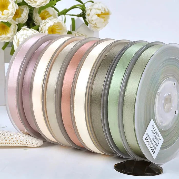 Satin, Band, Satinband, Schleife, Geschenkverpackung, Seidenband, Geschenkband, Hochzeitsschleife, Verpackung, dünnes Band,  Schleifenband, Dekoband, Einladung Hochzeit, Hochzeitseinladung, Hochzeit Papeterie,