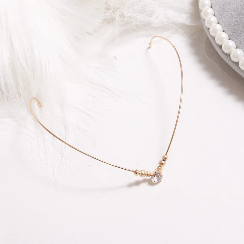 Boho Haarreif Braut

Haaraccessoire Hochzeit

Brautfrisur Accessoire

zarter Haarschmuck mit Ketten

Haarschmuck mit Perlen

Statement Haarreif Rücken

Trend-Haarreif 2025