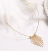 #Hochzeit2025

#BackHeadband

#WeddingHairTrend

#HandmadeHairpiece

#MinimalBridalLook

#HairJewelryBride

#ZarterHaarschmuck