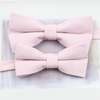 Hochzeits outfit, Bräutigam outfit, Partnerlook Hochzeit, Hochzeit, Hochzeits-Villa, Bräutigam Accessoires, Accessoires für Ihn, Fliegen, Farbenfrohe Hochzeit, Outfit für ihn, Hochzeitsgast Outfit für ihn, Fliegen aus Baumwolle, Accessoires die zusammenpassen, passende Accessoires für ihn, Bunte Hochzeit, Krawattenfliegen, Vater Sohn Outfit, Vater und Sohn Partnerlook