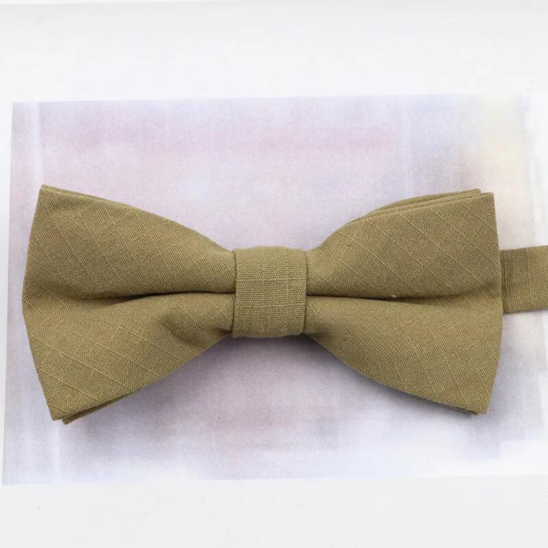 Hochzeits outfit, Bräutigam outfit, Partnerlook Hochzeit, Hochzeit, Hochzeits-Villa, Bräutigam Accessoires, Accessoires für Ihn, Fliegen, Farbenfrohe Hochzeit, Outfit für ihn, Hochzeitsgast Outfit für ihn, Fliegen aus Baumwolle, Accessoires die zusammenpassen, passende Accessoires für ihn, Bunte Hochzeit, Krawattenfliegen, Vater Sohn Outfit, Vater und Sohn Partnerlook