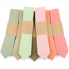Hochzeits outfit, Bräutigam outfit, Partnerlook Hochzeit, Hochzeit, Hochzeits-Villa, Bräutigam Accessoires, Accessoires für Ihn, Krawatte, Farbenfrohe Hochzeit, Outfit für ihn, Hochzeitsgast Outfit für ihn, Krawatten aus Baumwolle, Accessoires die zusammenpassen, passende Accessoires für ihn, Bunte Hochzeit