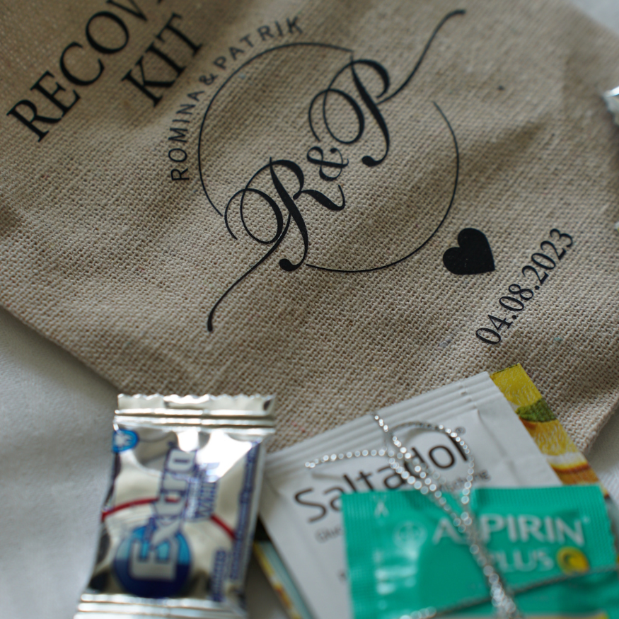 personalisierte Hangover, Hangover Kit, Wedding Survival Kit, Überlebenspaket, JGA, Gastgeschenk, Hochzeit,, Jutebeutel, Bedruckte Säckchen, Polterabend, Säckchen mit Logo, Hochzeits-Villa,