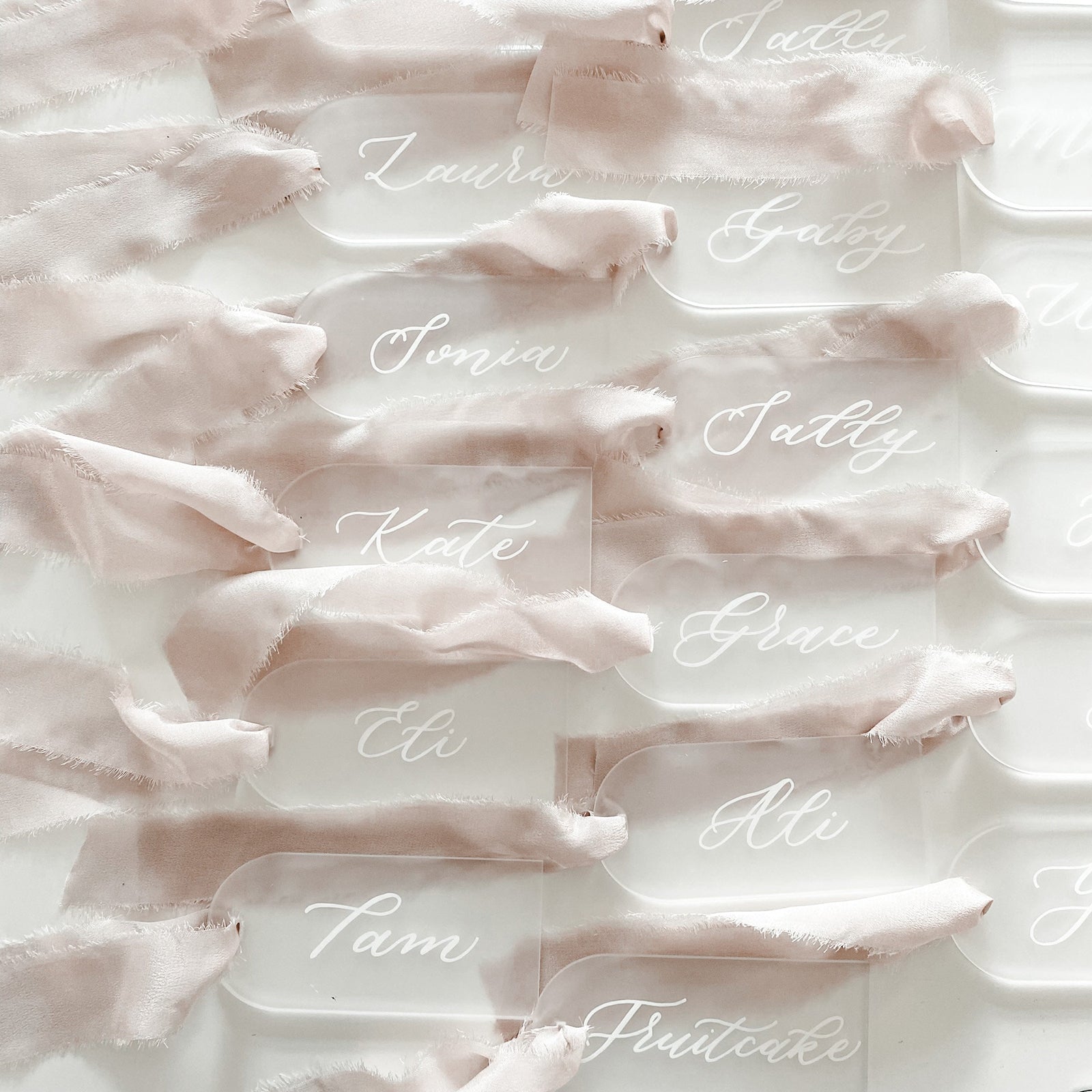 Acryl Schild, Namenskärtchen, Acrylkarten, Schilder Hochzeit, Tischnummern, Sitzplan, Sitzplanschilder, Namensschilder Hochzeit, Hochzeitsdeko, Namenskaten Tischdeko, Tischdekoration Hochzeit, Blanko Schilder, Frosted Acryl, Plexiglas, Plexiglas Namenskärtchen, gastgeschenk, durchsichtige Namensschilder, Wedding, beschreibbare Glasschilder, Hochzeits-Villa, 
