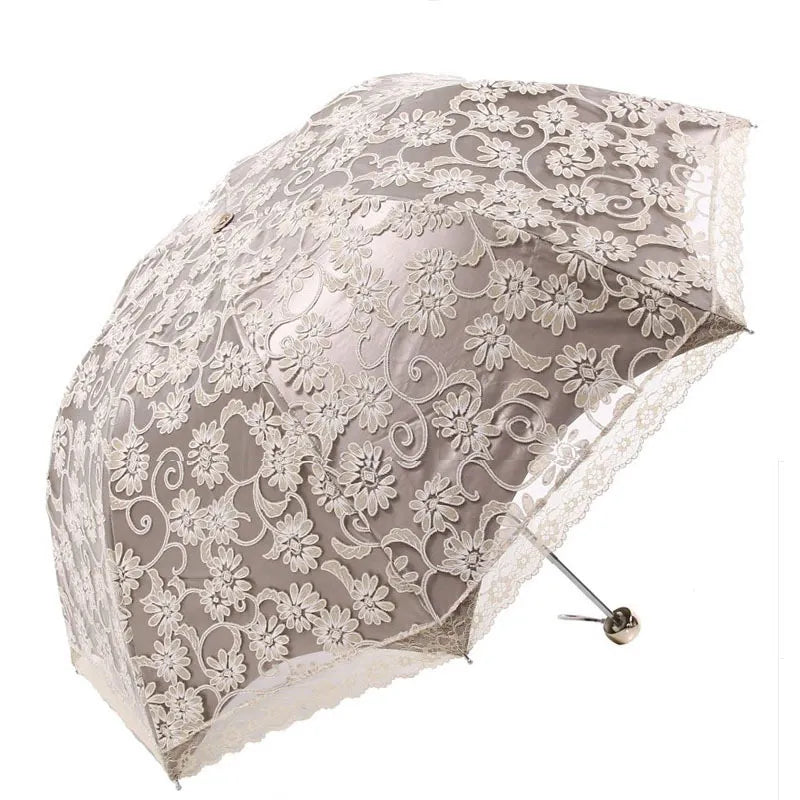 Brautschirm, Hochzeit Regen, Hochzeitschirm, Foto Requisit Hochzeit, Hochzeitsfoto, Hochzeits-Villa, großer Schirm, Regenschirm, Vintage Schirm, Regenschirm mit Spitze, Schirm mit Blumensprite, Vintage Braut, Vintage Hochzeit, Trachtenschirm, Regenschirm zum Dirndl, Außergewöhnlicher Regenschirm, Regenschirm mal anders, Regenschirm mit Blumen