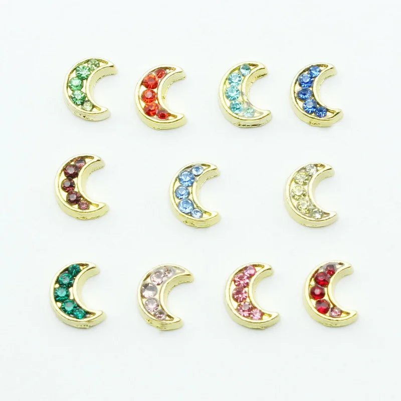 Floating Memories Medaillon, Floating Charms, Floating Medaillon, Hochzeitsmedaillon, Floating Memorys, Mond Charms, Halbmond Charmes, Moon Charms, besonderes Geschenk, Erinnerung, persönliches Schmuckstück, schwebende Kette, schwebendes Medaillon, Hochzeit, Hochzeits-Villa, Hochzeitsgeschenk, Hochzeitsschmuck,