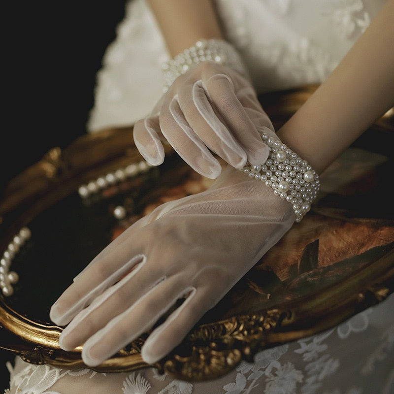 Brauthandschuhe, Brautkleid Accessoires, Hochzeits-Villa, Brautaccessoire, Hochzeitsaccessoire, Braut, Hochzeit, das gewisse etwas,  Handschuhe, Perlen, Vintage, Vintage Hochzeit, weiß