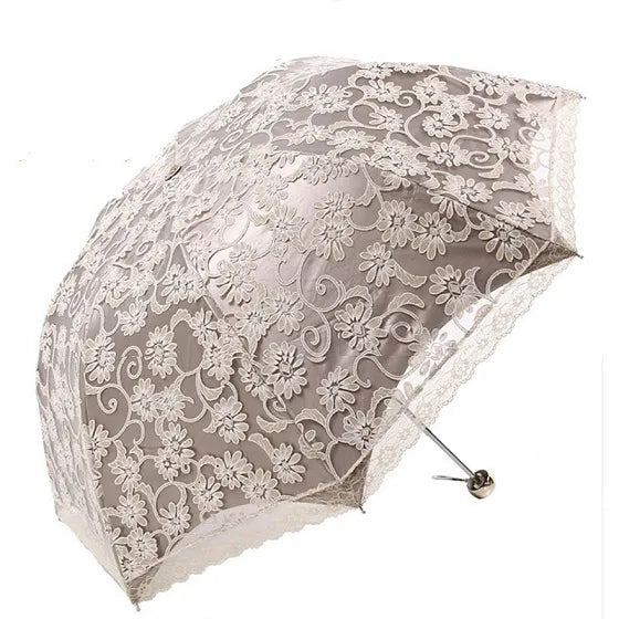 Brautschirm, Hochzeit Regen, Hochzeitschirm, Foto Requisit Hochzeit, Hochzeitsfoto, Hochzeits-Villa, großer Schirm, Regenschirm, Vintage Schirm, Regenschirm mit Spitze, Schirm mit Blumensprite, Vintage Braut, Vintage Hochzeit, Trachtenschirm, Regenschirm zum Dirndl, Außergewöhnlicher Regenschirm, Regenschirm mal anders, Regenschirm mit Blumen