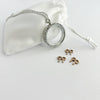 Floating Memories Medaillon, Floating Charms, Floating Medaillon, Hochzeitsmedaillon, Floating Memorys, Schleife Charms, Charmes, Geschenk Charms, besonderes Geschenk, Erinnerung, persönliches Schmuckstück, schwebende Kette, schwebendes Medaillon, Hochzeit, Hochzeits-Villa, Hochzeitsgeschenk, Hochzeitsschmuck, 