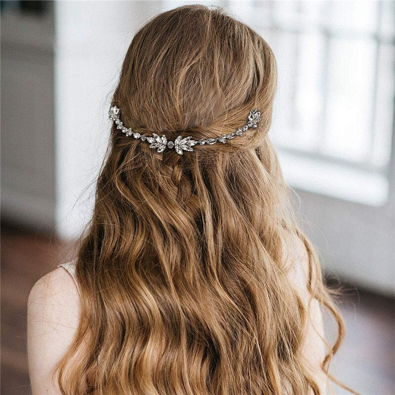 Brautschmuck, Haarschmuck, Hochzeitsfrisur, Haarspange Hochzeit, Perlen, Brauthaarschmuck, Schmuckkamm, Haarreif, Flechtfrisur,  Haarnadeln, romantischer Haarschmuck, eleganter Haarschmuck, Haarrebe, Kopfschmuck, Blumenschmuck, Rosegold, Silber, Gold, Draht, lang, breit, Haarkette, Blütenranke, Hochzeits-Villa, Brautaccessoire, Hochzeits accessoire, Braut, Hochzeit, Strass, Perlen, Haarspange Hochzeit, Kristallsteinchen, 