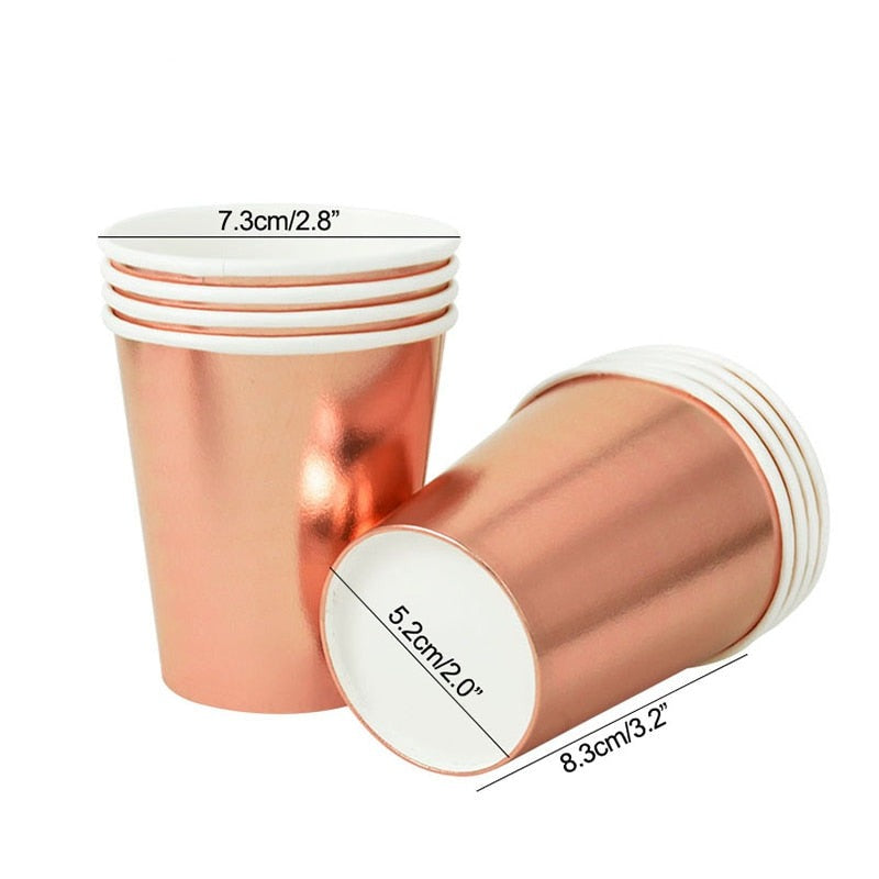 Rosegold Geschirr, Partygeschirr, Einweggeschirr, JGA Teller, Pappteller, Rosegold Pappteller, Strohhalm Rose, Becher gold, Pappbecher JGA, Servietten rosegold, Wimpelkette gold, JGA deko, Tortenplatte rosegold, Muffinständer, Kuchenständer, kleine Pappteller, große Einwegteller, Tischdecke rosegold, Einwegbesteck, Gabeln rosegold, Messer, Löffel, Wimpelkette Geburtstag, Picknick Geschirr