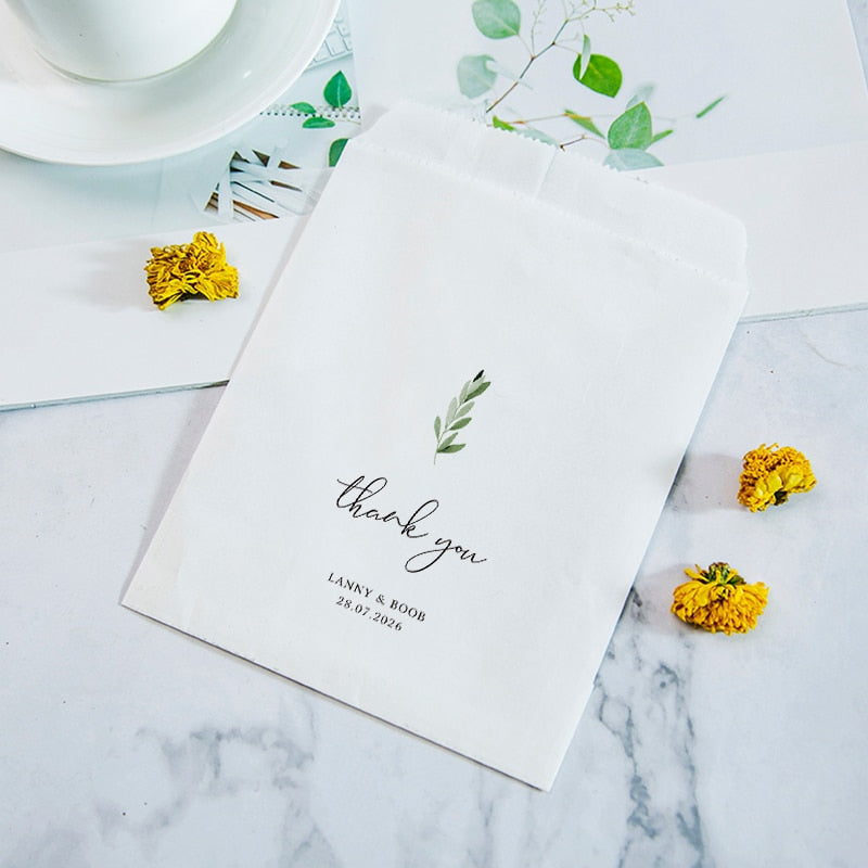 Streublumen Tüten, Blumentüten Hochzeit, Blüten Konfetti, personalisierte Blumentüten, Papiertüten, Candybar deko, Candy Bar, Hochzeit, Trauung, Blumenmädchen, Hochzeitsfeier, Auszug, Trockenblumen, Reis werfen, Blumen werfen, Hochzeits-Villa, Hochzeitsbox, Papiertaschen, Süßigkeitentüten, Gastgeschenk, 