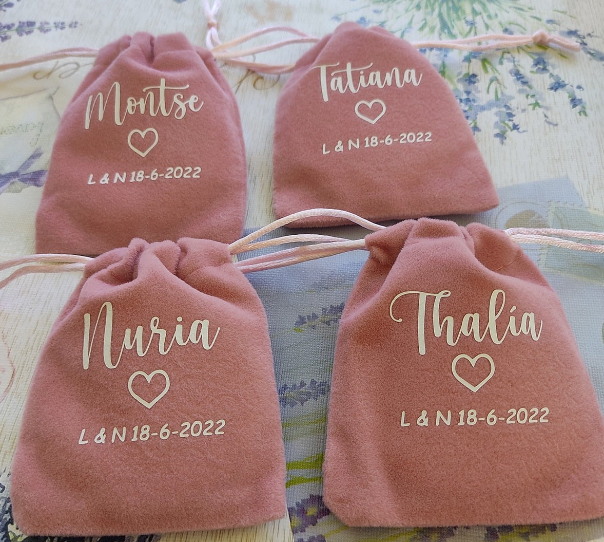 personalisierter Handspiegel, Taschenspiegel bedruckt, Brautjungfern Geschenk, Spiegel, Handtaschenspiegel, Spiegel mit Namen, Spiegel mit Gravur, Spiegel mit geschekverpackung, Samt Beutel, Blumenmädchen Geschenk, Hochzeits-Villa, Make Up Spiegel, 
