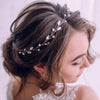 Brautschmuck, Haarschmuck, Hochzeitsfrisur, Haarspange Hochzeit, Kristall, Brauthaarschmuck, Schmuckkamm, Flechtfrisur,   romantischer Haarschmuck, eleganter Haarschmuck, Haarrebe, Kopfschmuck, Blumenschmuck, Rosegold, Silber, Gold, Draht, lang, breit, Hochzeits-Villa, Brautaccessoire, Hochzeits accessoire, Braut, Hochzeit, Strass, Haarspange Hochzeit, Kristallsteinchen, 