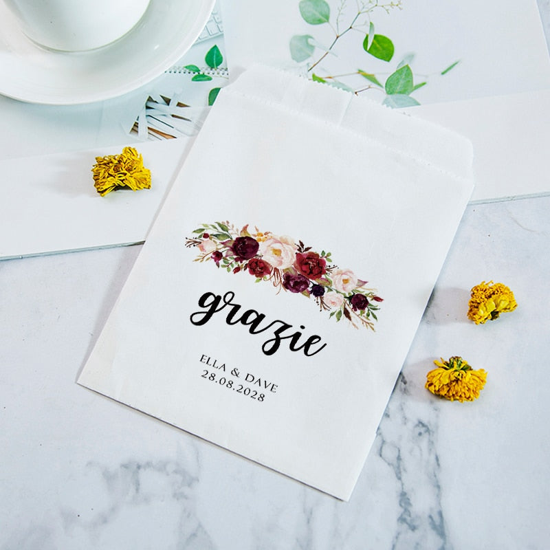 Streublumen Tüten, Blumentüten Hochzeit, Blüten Konfetti, personalisierte Blumentüten, Papiertüten, Candybar deko, Candy Bar, Hochzeit, Trauung, Blumenmädchen, Hochzeitsfeier, Auszug, Trockenblumen, Reis werfen, Blumen werfen, Hochzeits-Villa, Hochzeitsbox, Papiertaschen, Süßigkeitentüten, Gastgeschenk, 