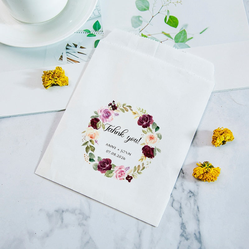 Streublumen Tüten, Blumentüten Hochzeit, Blüten Konfetti, personalisierte Blumentüten, Papiertüten, Candybar deko, Candy Bar, Hochzeit, Trauung, Blumenmädchen, Hochzeitsfeier, Auszug, Trockenblumen, Reis werfen, Blumen werfen, Hochzeits-Villa, Hochzeitsbox, Papiertaschen, Süßigkeitentüten, Gastgeschenk, 