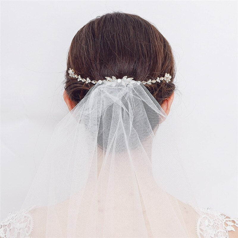 Brautschmuck, Haarschmuck, Hochzeitsfrisur, Haarspange Hochzeit, Perlen, Brauthaarschmuck, Schmuckkamm, Haarreif, Flechtfrisur,  Haarnadeln, romantischer Haarschmuck, eleganter Haarschmuck, Haarrebe, Kopfschmuck, Blumenschmuck, Rosegold, Silber, Gold, Draht, lang, breit, Haarkette, Blütenranke, Hochzeits-Villa, Brautaccessoire, Hochzeits accessoire, Braut, Hochzeit, Strass, Perlen, Haarspange Hochzeit, Kristallsteinchen, 