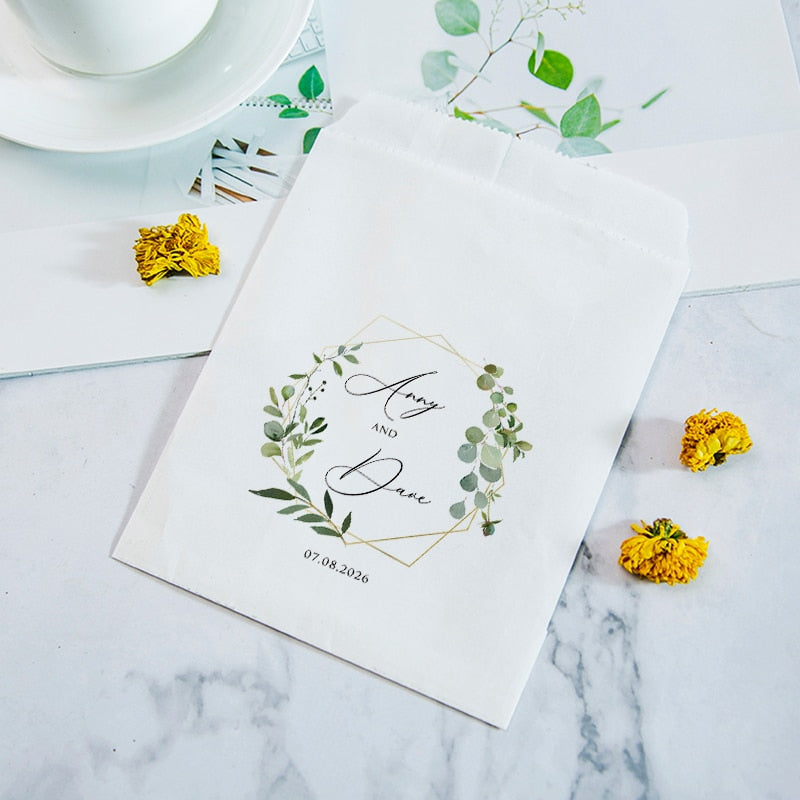 Streublumen Tüten, Blumentüten Hochzeit, Blüten Konfetti, personalisierte Blumentüten, Papiertüten, Candybar deko, Candy Bar, Hochzeit, Trauung, Blumenmädchen, Hochzeitsfeier, Auszug, Trockenblumen, Reis werfen, Blumen werfen, Hochzeits-Villa, Hochzeitsbox, Papiertaschen, Süßigkeitentüten, Gastgeschenk, 