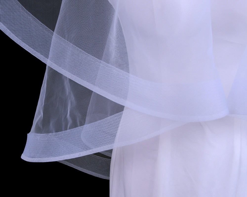 Schleier, breiter Saum, Brautaccessoire, Brautkleid Accessoire, zweischichtig, Ivory, Stola Brautcape, Brautkleid extras, Hochzeit, Hochzeits-Villa, Flügelschleier, Schleier Schultern, Tüllschleier, Kleidaccessoires, Hochzeitsaccessoire, champanger,  glitzer Schleier, Schleier lang, Off White, Braut, Schleier Bodüre, kurzer Schleier,