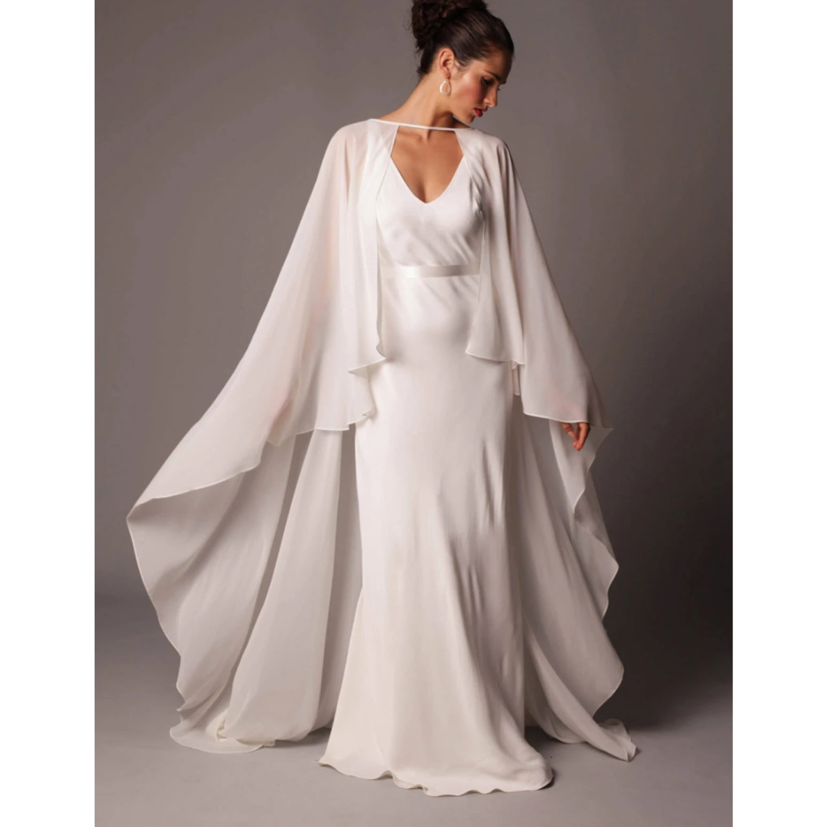 Stola, Bolero, Jacke, Brautjacke, Brautstola, Brautkleid, Brautbolero, Tüll Bolero, Hochzeitsaccessoire, Brautaccessoire, Brautkleid Accessoire, Cape, Stola weiß, Bolero weiß, Ivory, Stola schwarz, Off white, Schal, Braut schal, Chiffon Umhang, Brautcape, Brautkleid Accessoires, Brautkleid extras, Braut outfit, Hochzeit, Hochzeits-Villa
