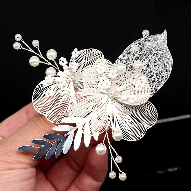 Brautschmuck, Haarschmuck, Hochzeitsfrisur, Haarspange Hochzeit, Perlen, Brauthaarschmuck, Schmuckkamm, Haarranke, Flechtfrisur,  Haarnadeln, romantischer Haarschmuck, eleganter Haarschmuck, Haarrebe, Kopfschmuck, Blumenschmuck, Rosegold, Silber, Gold, Draht, lang, breit, Haarkette, Blütenranke, Hochzeits-Villa, Brautaccessoire, Hochzeits accessoire, Braut, Hochzeit