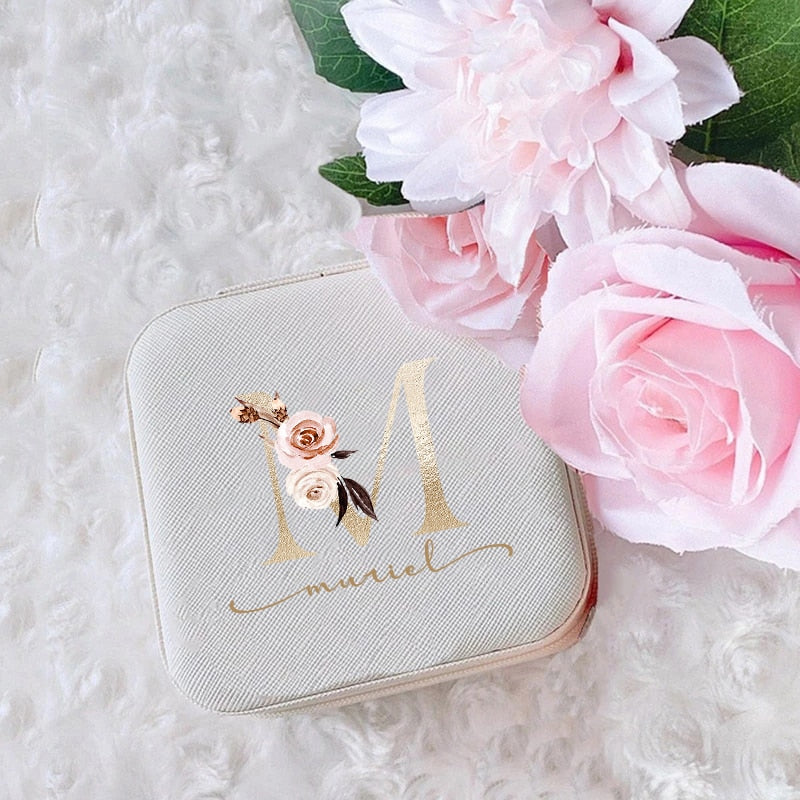 bedruckte Tasche,S chmuck tasche, Brautjungferngeschenk, Kosmetiktasche, Name bestickt, JGA, Geschenk Brautjungfern, Geschenk Blumenmädchen, Geschenk Trauzeugin, Geschenk für beste Freundin, personalisierte Tasche, personalisierte Schminktasche, Brautaccessoire, Hochzeit, Hochzeits-Villa, Ledertasche, bestickte Kosmetiktasche, rosa, rot, lila, schwarz, weiß, orange, blau, grün, wedding, geschenke,