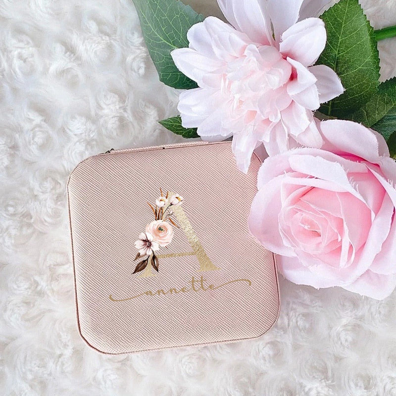 bedruckte Tasche,S chmuck tasche, Brautjungferngeschenk, Kosmetiktasche, Name bestickt, JGA, Geschenk Brautjungfern, Geschenk Blumenmädchen, Geschenk Trauzeugin, Geschenk für beste Freundin, personalisierte Tasche, personalisierte Schminktasche, Brautaccessoire, Hochzeit, Hochzeits-Villa, Ledertasche, bestickte Kosmetiktasche, rosa, rot, lila, schwarz, weiß, orange, blau, grün, wedding, geschenke,